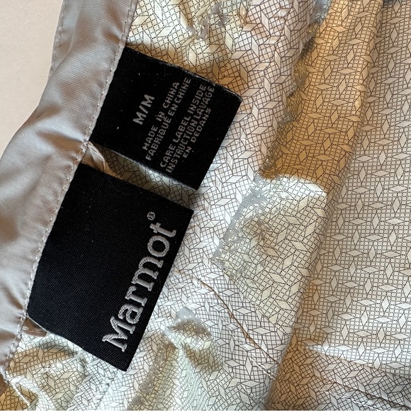 Marmot Precip Women’s Rain Jacket/Windbreaker - Picture 10 of 11